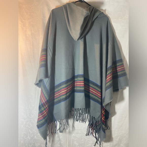 NWT Paperstore Grey Hood Plaid Poncho - Picture 9 of 9